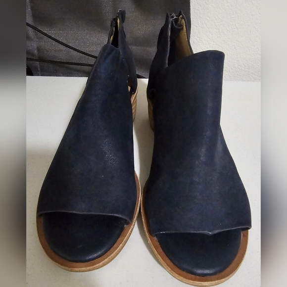 Sofft blue suede  size 6 - Picture 4 of 6